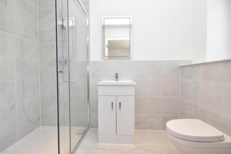 EN-SUITE SHOWERROOM