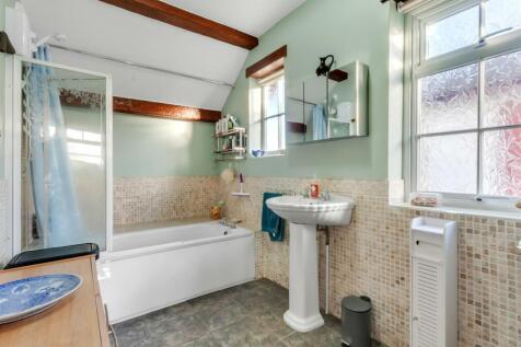 Bathroom.jpg