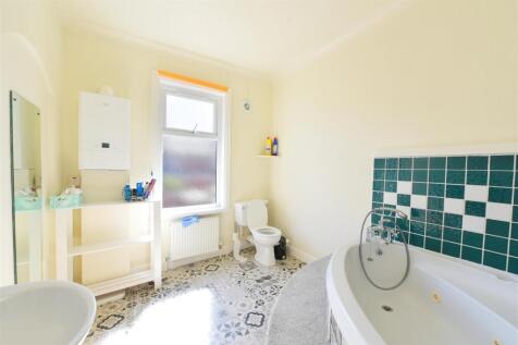 First Floor Bathroom