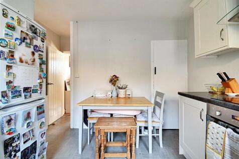 Kitchen 4.jpg