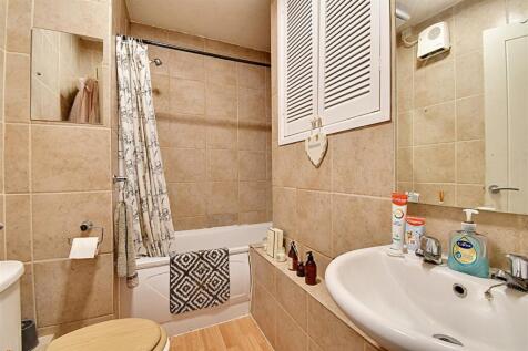 Bathroom.jpg