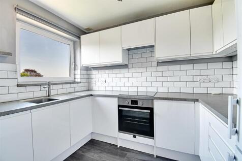 Kitchen 1.jpg