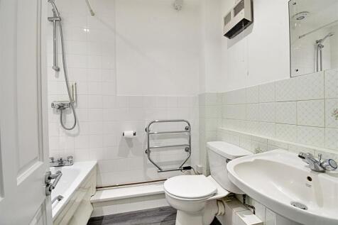 Bathroom 1.jpg