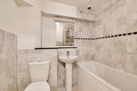 Bathroom 1.jpg