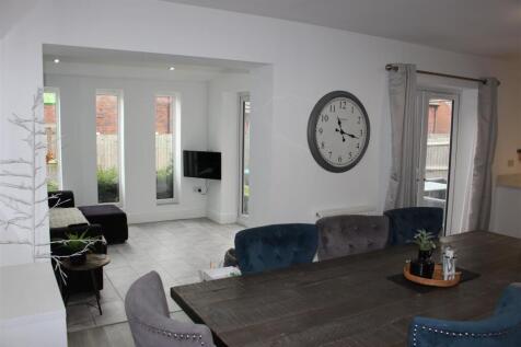 Superb Living Dining Kitchen