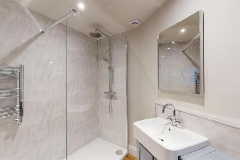 High Street 3a Bedroom Two En Suite Shower Room.jp