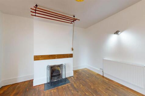 Drawwell Steet 16, Dining room.jpg