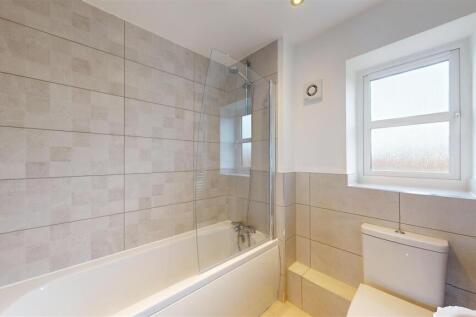 Salt Crescent 25, Baschurch Bathroom.jpg