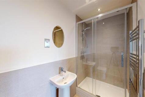 Salt Crescent 25, Baschurch En-suite.jpg