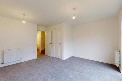 Leedham Close 14 Living Room 2.jpg