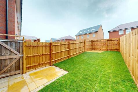 Leedham Close 14 Garden.jpg