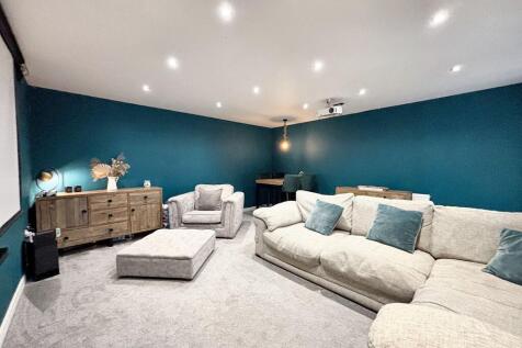 Cinema Room/Converted Garage