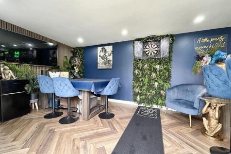 Bar/Games Room