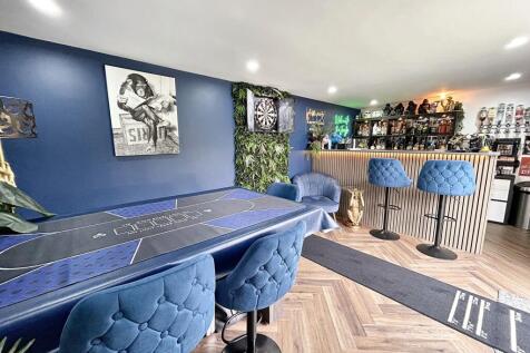Bar/Games Room