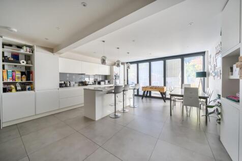 Extended Kitchen/Diner/Family Rrom