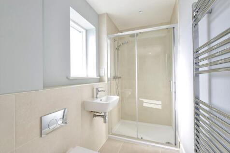 En suite to Bedroom 3