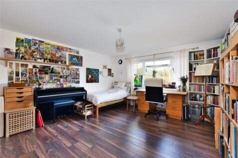 F/Floor Bedroom 1