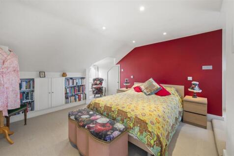 8b Spencer Hill,34.jpg