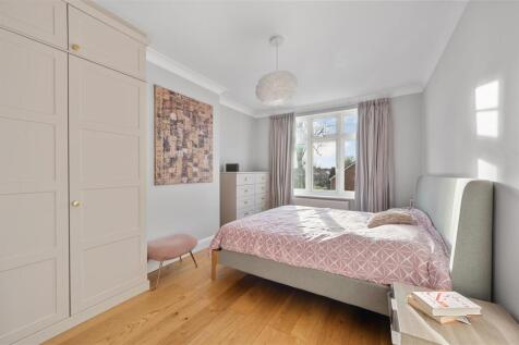 23 Melbury Garden,14. edited .jpg