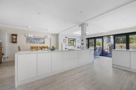 Kitchen/Dining/Famil