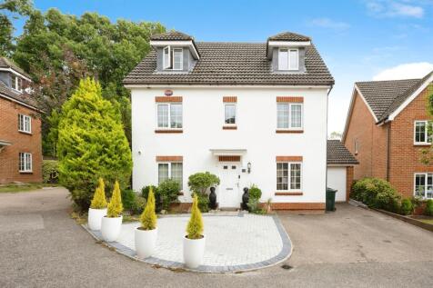 Sweet Bay Crescent, Ashford