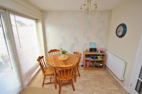 9a Townsend Road, Needingworth, dining area.JPG