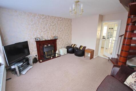 9a Townsend Road, Needingworth, lounge.JPG
