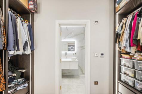Walk In Wardrobe