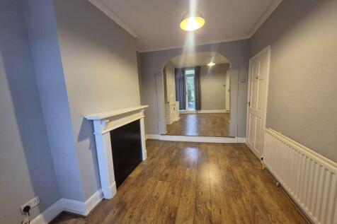 Front Reception Room to Rear Receptio...