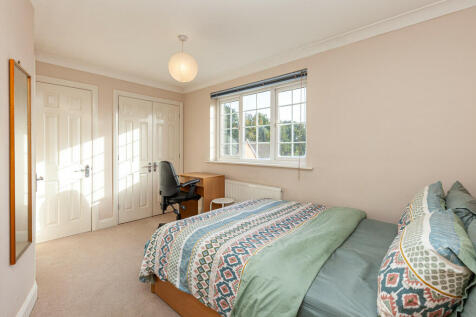 Bedroom 1- Angle ...