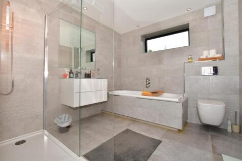 En Suite Bathroom