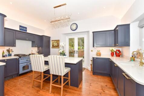 Kitchen/Breakfast Area