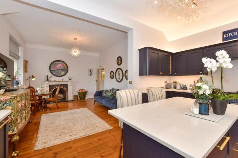Kitchen/Breakfast Area