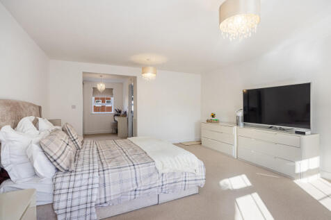 A24 - Veysey Clos...