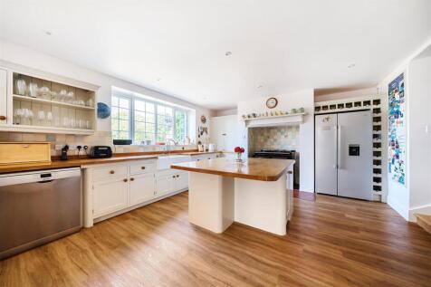 Kitchen .jpg