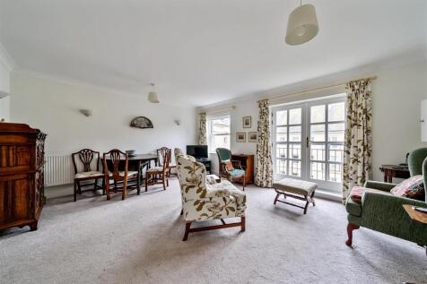 Sitting / Dining Room