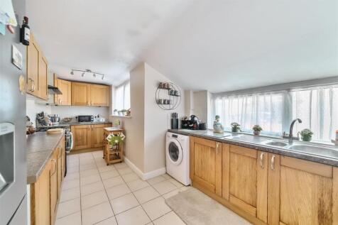 Main House - Kitchen