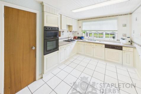CAM04720G0-PR0046-STILL010.jpg