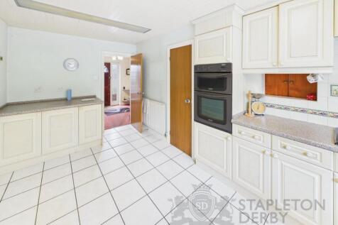 CAM04720G0-PR0046-STILL012.jpg