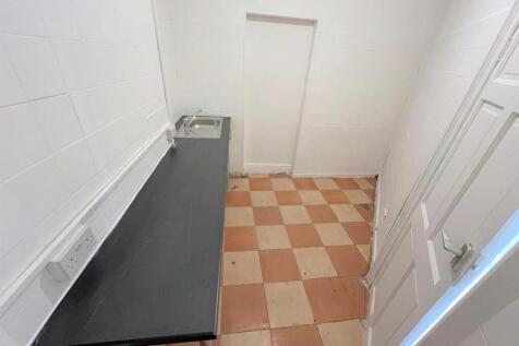 WhatsApp Image 2025-06-04 at 18.22.32 (1).jpg