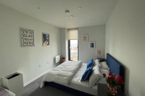 second bedroom.jpg