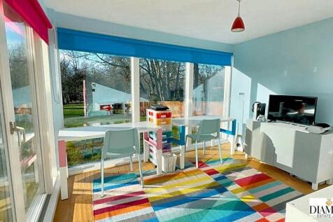 sun room1.jpg