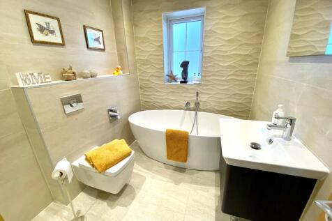 Family Bathroom/Shower Room