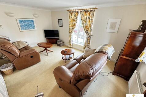 Sitting Room/Bedroom Five Option