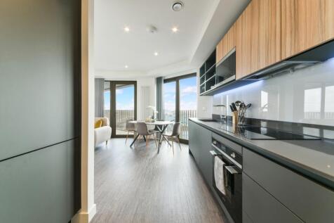 Western Gateway, Roy