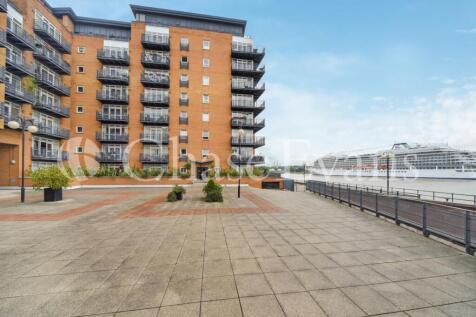 Langbourne Place, Is