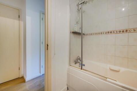6_Bathroom-0.jpg