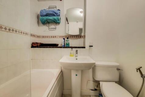 6_Bathroom-1.jpg