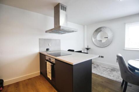 KITCHEN 2.JPG