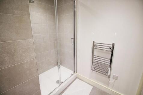 EN SUITE SHOWER.JPG